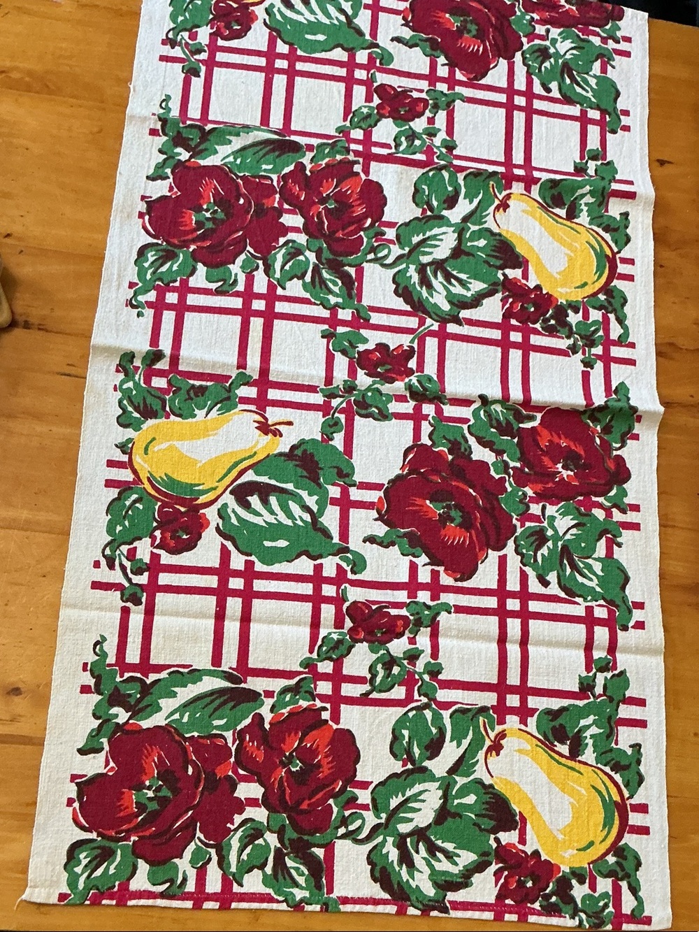 Vintage Linen Fruit & Pears Tea Towel 29” x 16”